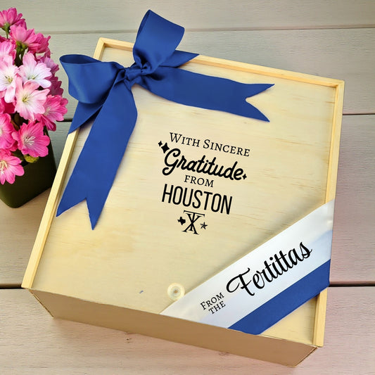 Wooden gift box with the phrase “With Sincere Gratitude from Houston,” designed for filling with customizable Texas snacks, artisan treats, and thoughtful extras.